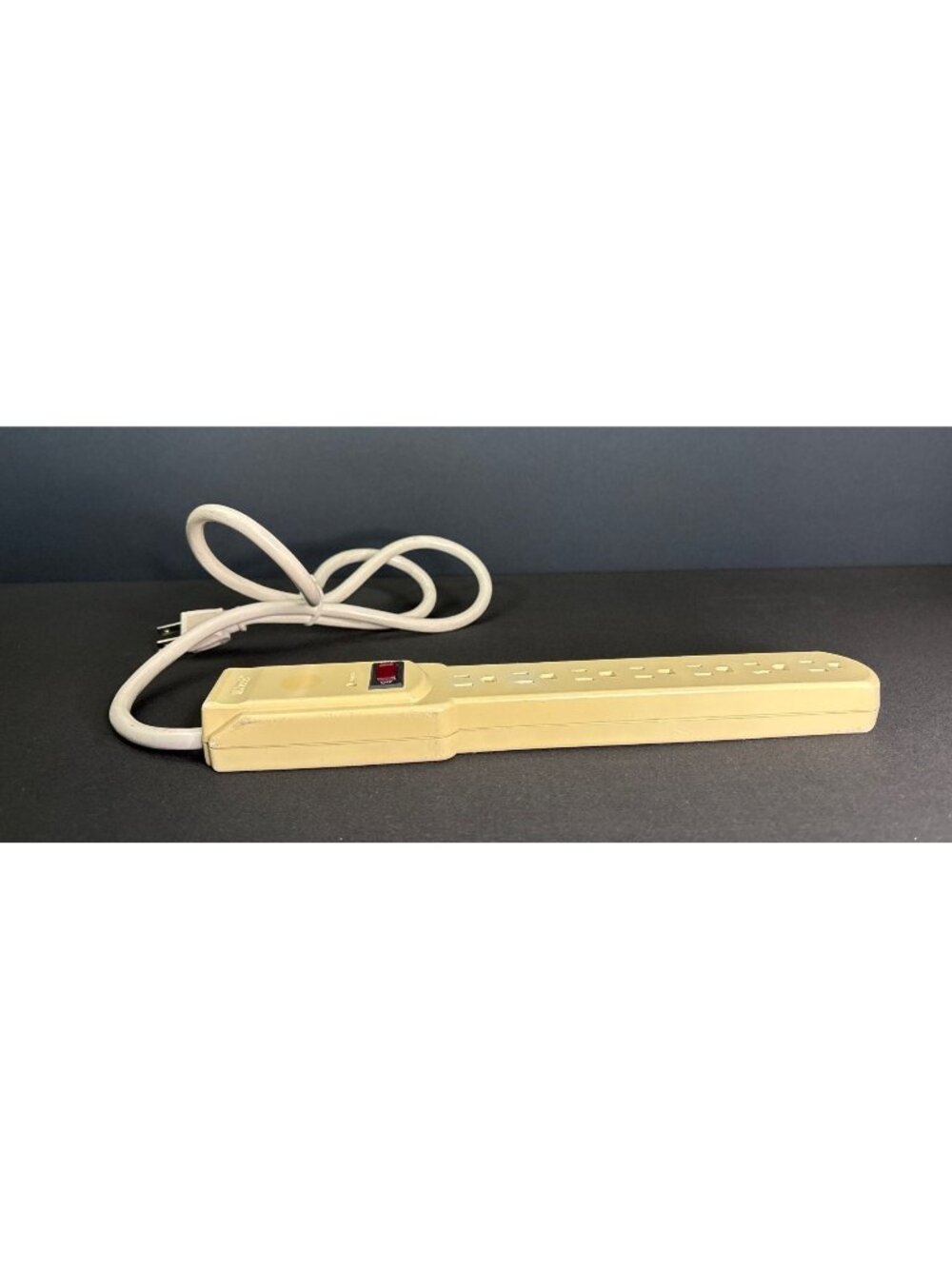 6-Outlet Woods Power Strip With Surge Protection & Reset Button 125V 15A 1875W